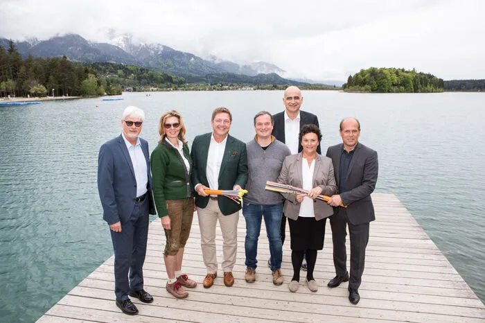 Kelag-Vorstand Manfred Freitag, Brigitte Meandzija (Theresienhof), Villachs Bürgermeister Günther Albel, Hannes Anderwald (Camping Anderwald), Georg Overs (Tourismusregion Villach), Michaela Tiefenbacher (Naturelhotels Seeleitn und Schönleitn) und Finkensteins Bürgermeister Christian Poglitsch (von links)