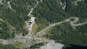 Wegen des Besucheransturms am Vršič-Pass werden die Parkplätze reduziert (Archivfoto)
