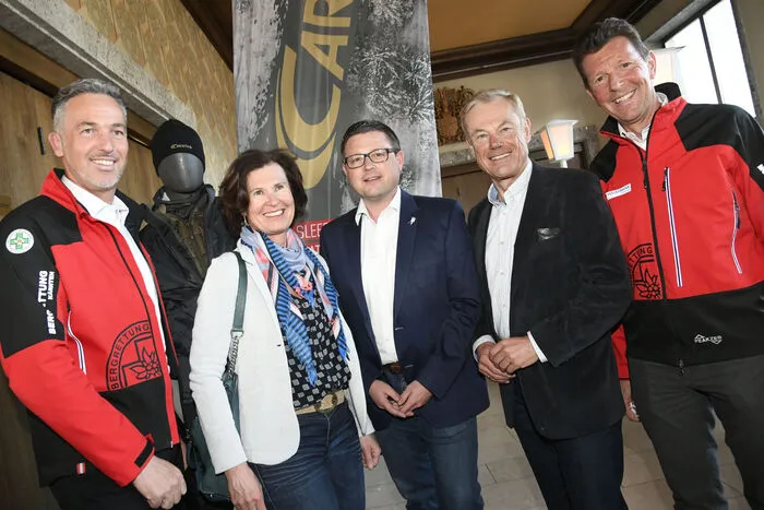Michael Unterlerchner, Seebodens Tourismuschef Hellmuth Koch, der Spittaler Alpenvereinsvorsitzende Arnold Riebenbauer mit Gattin und Erwin Sackl freuten sich über die vielen Besucher.