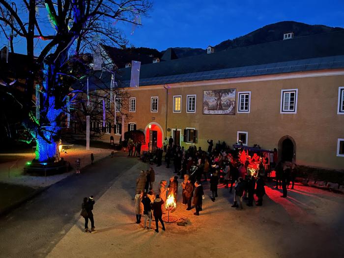 Für Kinder ist der sprechende Feenbaum „Lindarius“ ein Höhepunkt in Millstatt