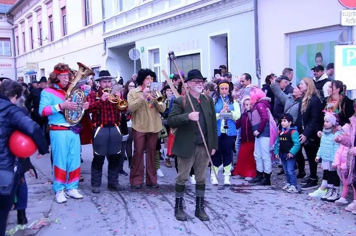 Viel Spaß mit den Fotos vom Köflacher Faschingsumzug.