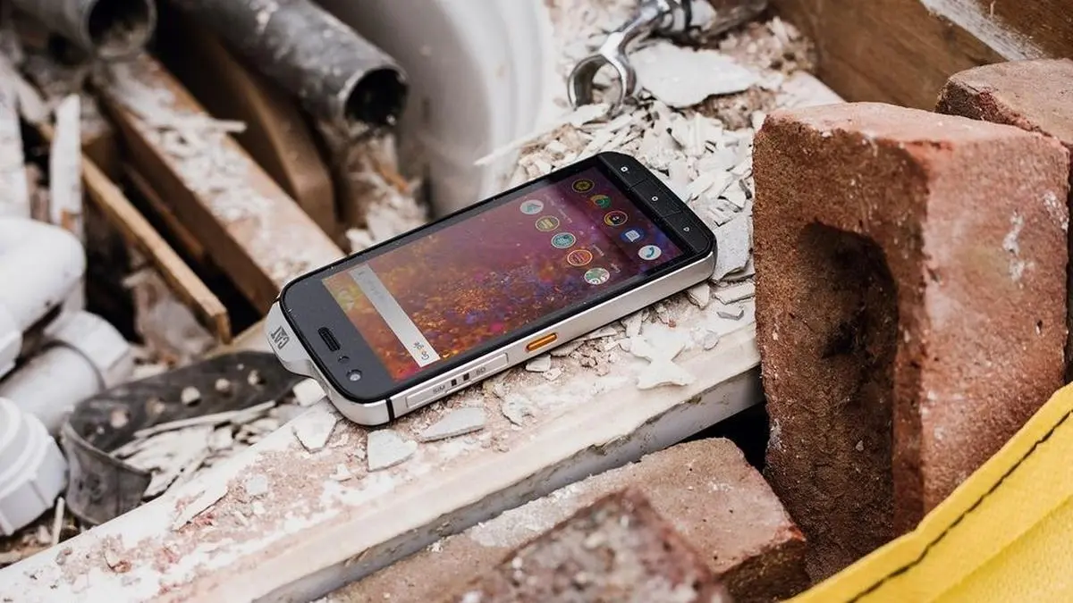 Cat S61: robust, mit  Raumluftsensor und Langzeitakku 