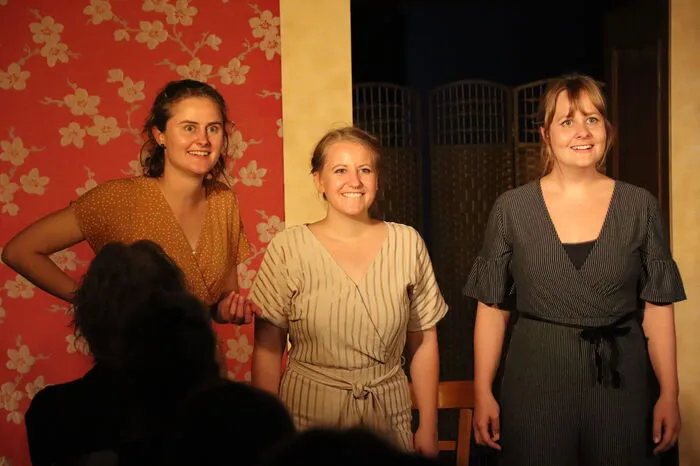 Clara Berger, Julia Sichelrader und Antonia Straßegger spielten mit vollem Körpereinsatz.