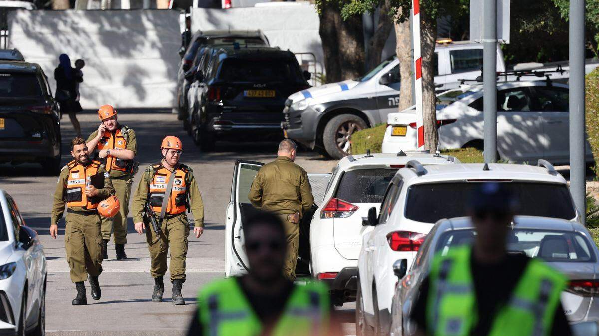 Die israelische Armee meldete einen Angriff auf ein Haus in Cesarea. Das Haus soll Premier-Minister Benjamin Netanjahu gehören.