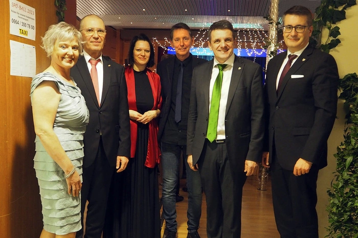 Auch zahlreiche Ehrengäste wie Bürgermeister Franz Jost, Vizebürgermeister Harald Peindl oder Stadtrat Christian Schandor schwangen das Tanzbein.