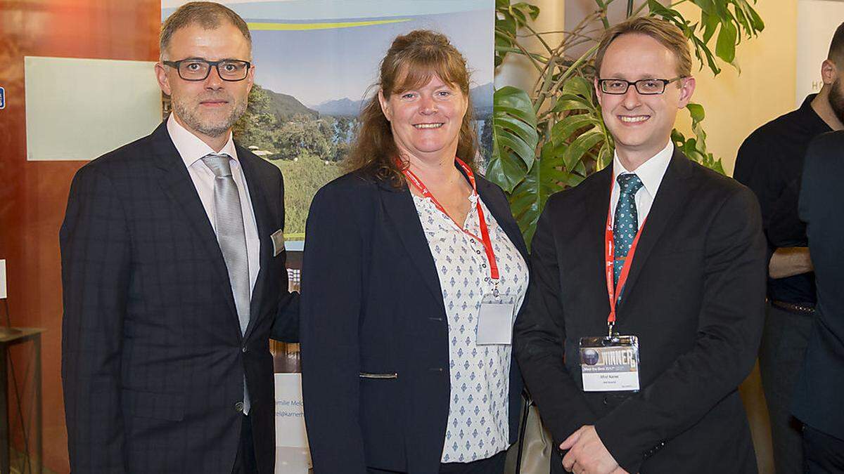 Meet the Best und Verleihung der Goldenen Flipcharts (von links): Thomas Wolfsegger mit  Sabine Runda und Alfred Karner vom Hotel Karnerhof