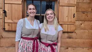 Pauline und Juliane Moosbrugger auf der Schladminger Alm bei Pruggern