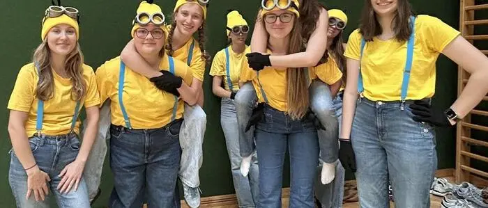 Selbst die Minions haben einen Auftritt bei der Mitternachseinlage des BG/BRG Fürstenfeld