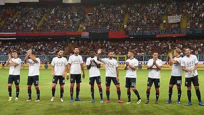 Die Spieler trugen T-Shirts mit der Aufschrift &quot;Genova nel cuore&quot; (Genua im Herzen).