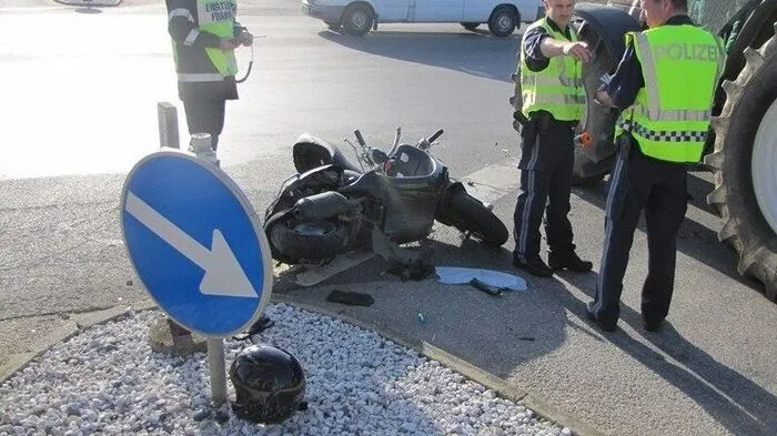 Polizeibeamte versuchten, den Unfallhergang zu rekonstruieren