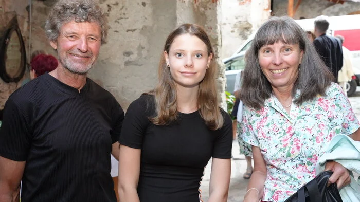 Aus Berg im Drautal angereist: Künstler Hans Peter Profunser mit Famile.