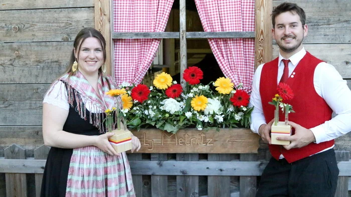 Die Landjugend (LJ) Metnitz lud unter Obmann Sebastian Riegler und Leiterin Sarah Ruhdorfer (Foto) am Samstagabend zur traditionellen Sonnwendfeier. 