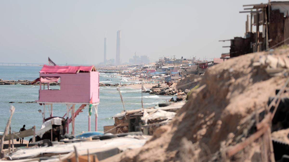 Strand im Gazastreifen mit Blick auf Israel