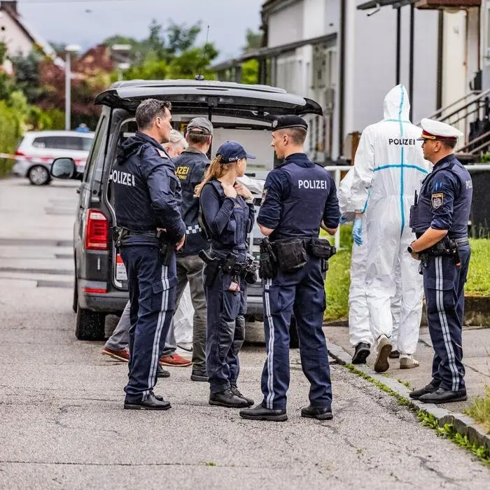 Die Polizei war am Mittwoch mit einem Großaufgebot im Kalmusweg