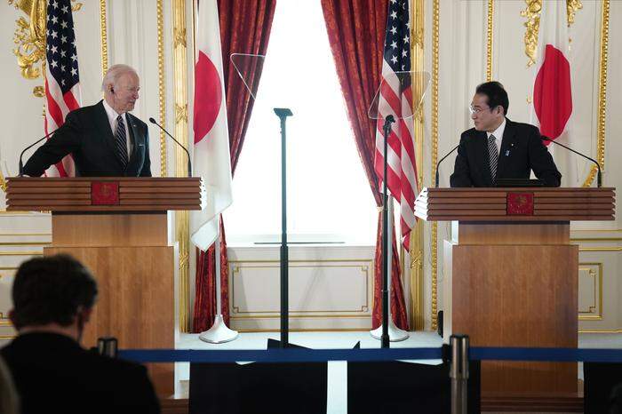 Joe Biden ist zu Besuch bei Fumido Kishida