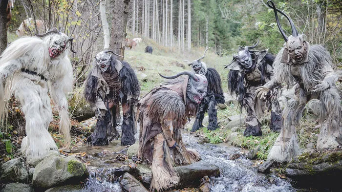 Die Trofaiacher Teufel um Obfrau Gaby Brandl haben sich zu Ehren des verstorbenen Didi Schicker, für eine Neuinszenierung des Krampusspiels „Der Bauer und der Teufel“ entschieden.