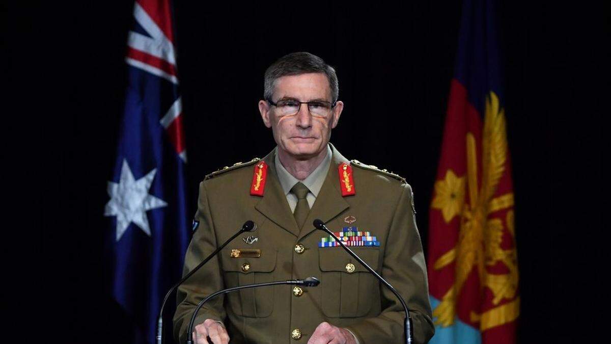 Der Oberbefehlshaber der australischen Streitkräfte, General Angus Campbell, zeigt sich geknickt 