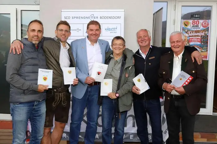Am Foto von links:  Harald Freunschlag (Sektionsleiter Tennis)  Obmann-Stvr.  Thomas Freunschlag, Obmann Werner Ritzinger, Martina Cramer (Sektionsleiterin-Stvr. Tischtennis), Horst Schätzer (Sektionsleiter Tischtennis) und Furlan Rainer (Sektionsleiter Kegeln).