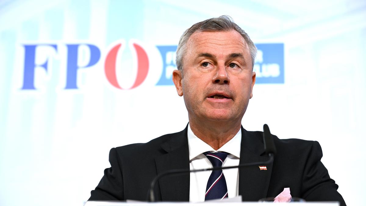 Stets zur Stelle: der Dritte Nationalratspräsident Norbert Hofer (FPÖ)