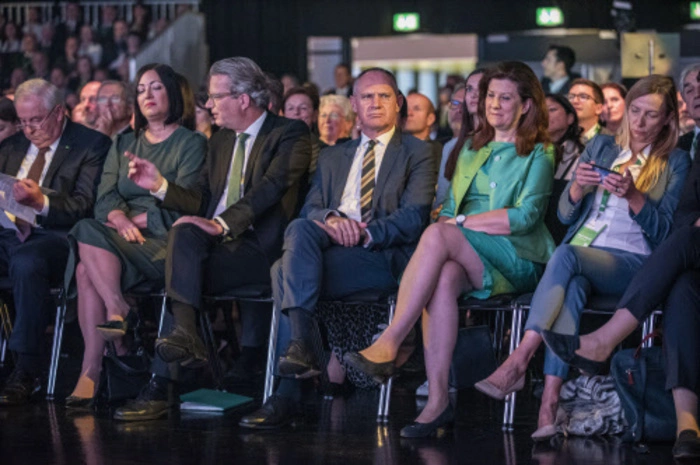 Klicken Sie sich durch die Bilder vom Parteitag.