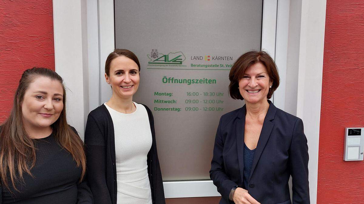 Claudia Scheiber (rechts) mit zwei Mitarbeiterinnen des St. Veiter Teams – Anna-Marie Oparian und Martina Schönleitner (von links) 