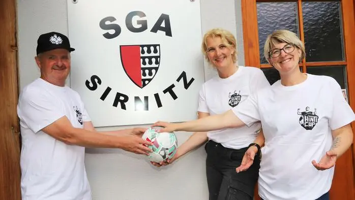 Am Foto der neue SGA-Sirnitz Vorstand von links: 2. Obmann-Stvr. Franz Hinteregger, SGA-Obfrau Andrea Sickl, und Christina Hinteregger (Kassier).