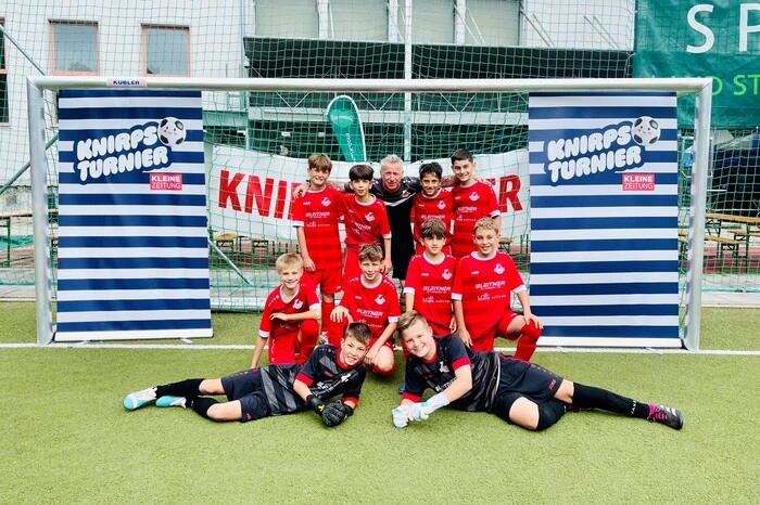 FC Trofaiach: Felix Galler, Ibrahim Genc, Engelbert Wabnegger, Berat Genc, Dimitrije Javer (h.v.l.) Noah Majer, David Nascu, Erajy Genc, Florian Leitner (m.v.l.) David Herk, Florian Luef (v.v.l.)