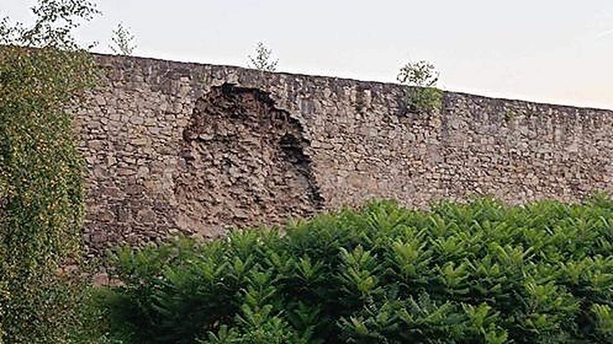 Das große Loch in der Friesacher Stadtmauer