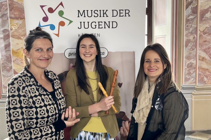 Gloria Sophia Unterguggenberger (Musikschule Kötschach-Mauthen) qualifizierte sich auf der Blockflöte für den Bundeswettbewerb, der heuer in Graz stattfindet