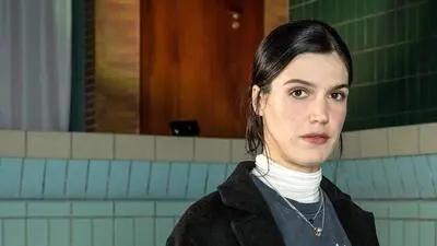 „Blut und Wasser“: Sophia Mercedes Burtscher in ihrem Einstandsfall mit Jörg Hartmann