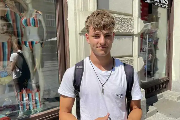 Generell ist der öffentliche Raum für mich sehr wichtig. In der Freizeit finde ich es sehr wichtig Orte zu haben, wo man sich wohlfühlen und sich mit Freunden treffen kann. Der öffentliche Raum in Graz ist aber sicher noch ausbaufähig. Die Gegend rund um den Griesplatz finde ich persönlich zum Beispiel nicht so attraktiv.