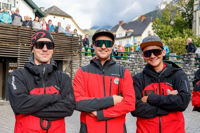 Klicken Sie sich durch weitere Bilder von der 10. Bergretter-Fanwanderung!