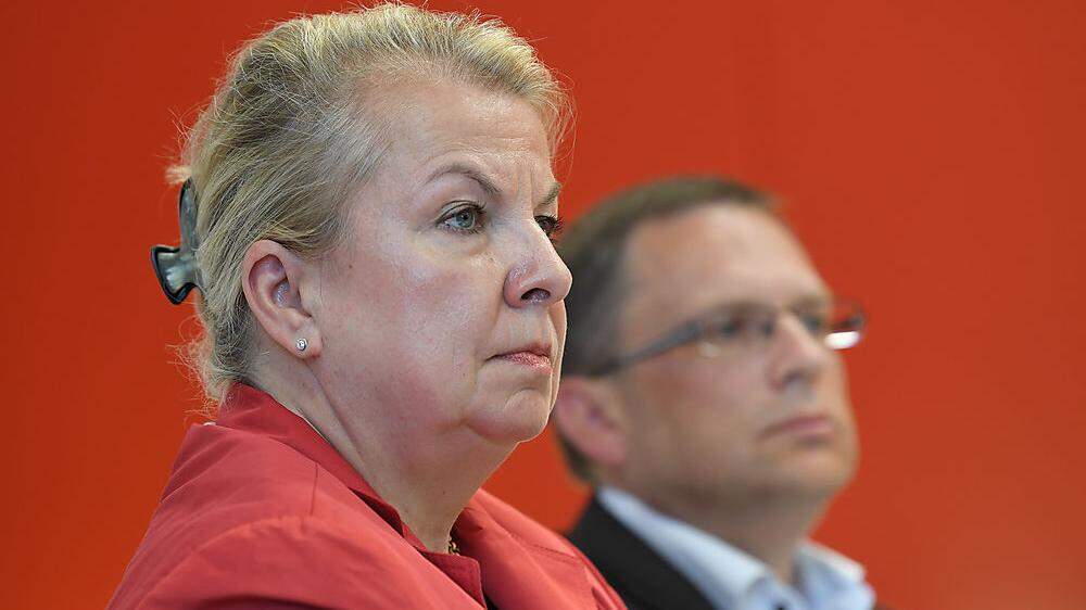 Glauben an die Einsparungen: FPÖ-Sozialministerin Beate Hartinger-Klein und ÖVP-Klubchef August Wöginger