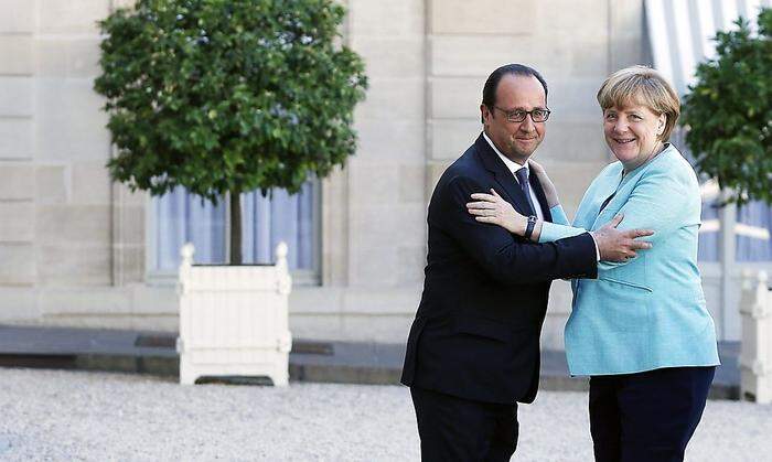 Krisentreffen in Frankreich: Hollande und Merkel