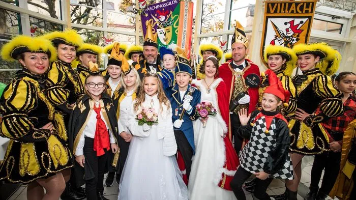 Der 65. Villacher Fasching hat sein Prinzenpaar. Prinzessin Hannah I., Hannah Widnig (22) und Prinz Fidelius LXV., Roland Augustin (40) wurden am Samstag präsentiert.