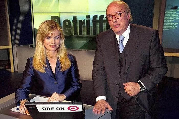 Mit "Betrifft" leitete sie bereits eine politische Talkshow. Zusammen mit Johannes Fischer und alleine. Die Premiere gab es am 17. September 2000.