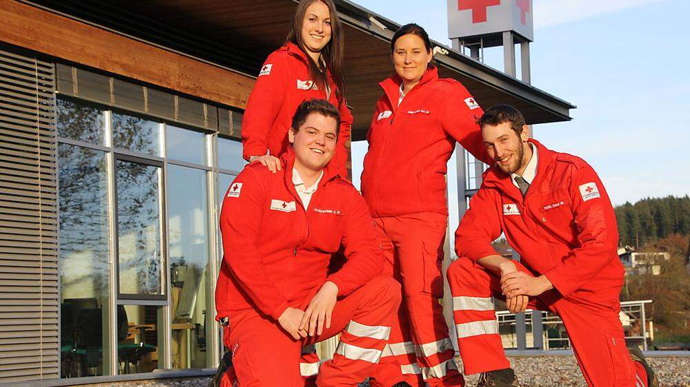 Die Sanitäter des Roten Kreuzes suchen weitere Kollegen
