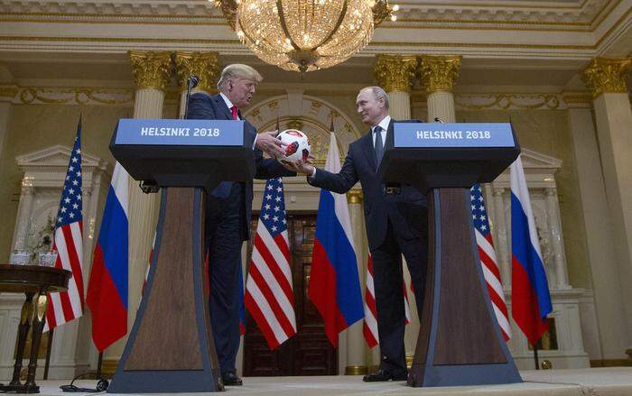 Wladimir Putin (r.) und Donald Trump im Jahr 2018