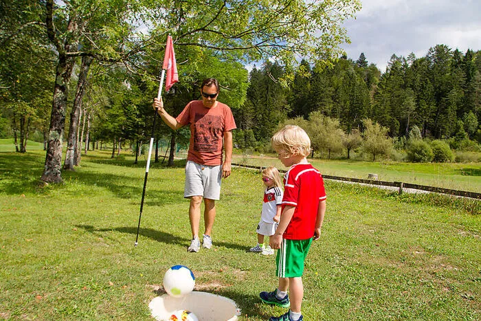Mitte Juni eröffnet in Drobollach eine Fußballgolf-Anlage, in St. Jakob im Rosental sperrt die Fußballgolf-Anlage am 23. Juni auf. Ebenso eröffnet in der Villacher Italienerstraße am 27. April die neue Kletterhalle mit 240 Routen.