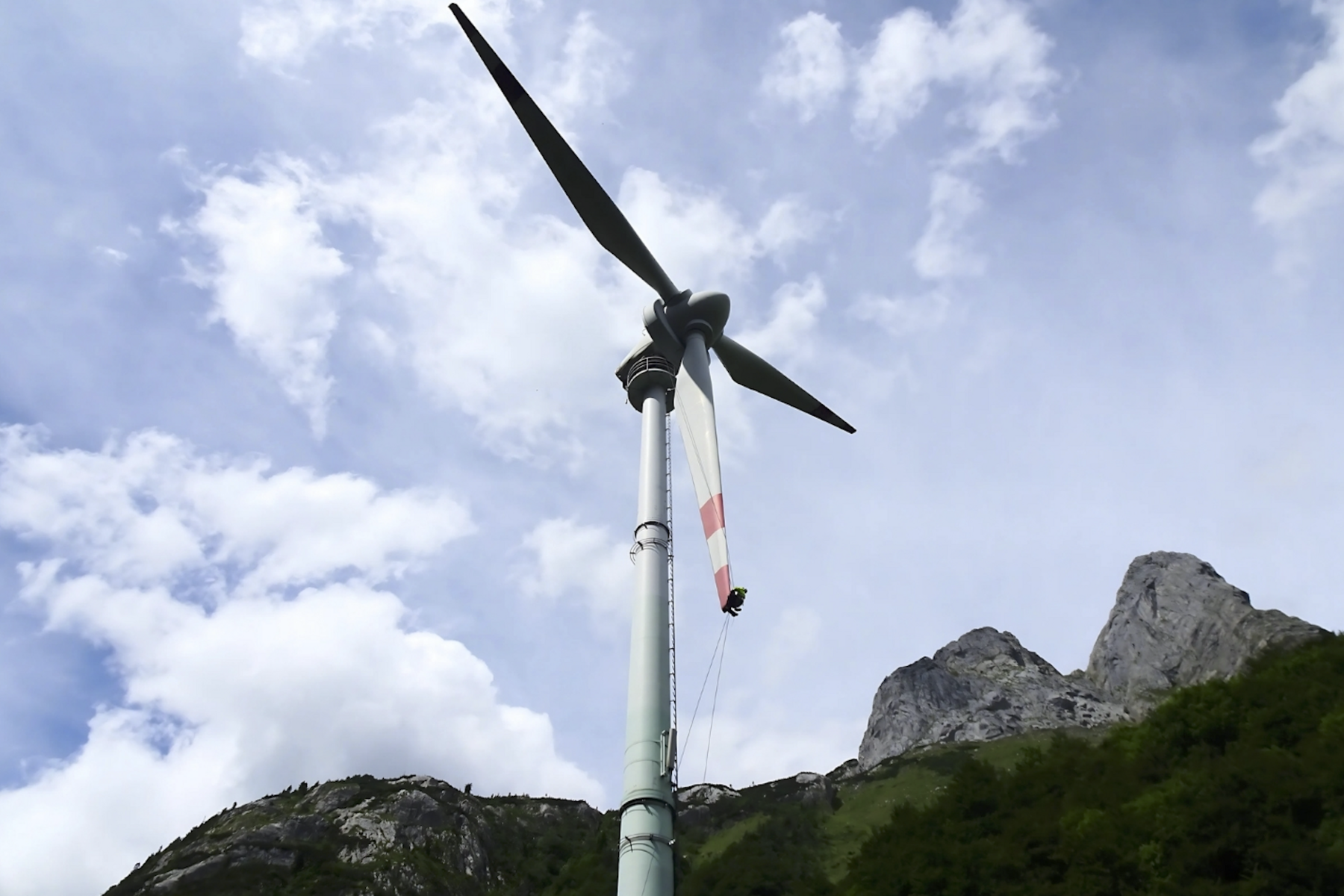 Pro & Kontra: Windräder in den Bergen: unverzichtbar oder überbewertet?