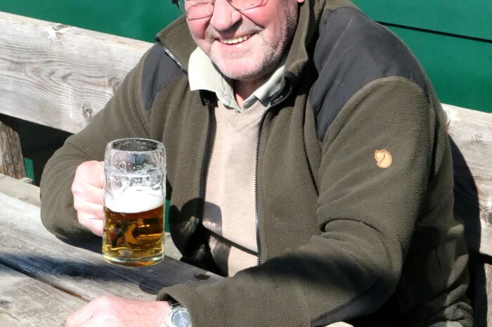 Am Eröffnungstag im „Radlerstop“ gesichtet wurden unter anderen Aufsichtsjäger Kurt Moser (Foto), Brunnenbohrer Thomas Benedikt sowie der Kältetechniker Mario Klingbacher, der aus Feldkirchen angereist kam. 