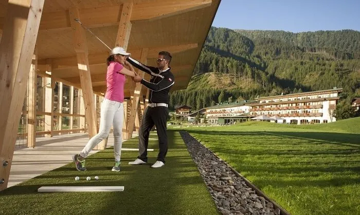 Direkt am Hotel befindet sich eine „Par 3 Golfanlage“