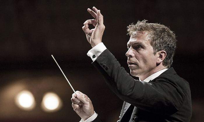 Chefdirigent Dirk Kaftan geht in seine letzte Spielzeit, bevor er nach Bonn weiterzieht