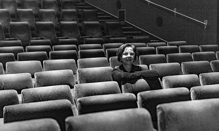 Die Kinochefin in ihrem leeren Saal