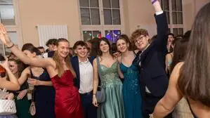 Hunderte Ballgäste stürmten den Ball der WI’MO und damit das Konzerthaus