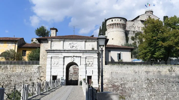 Das Castello über der Stadt Brescia kann auf eine sehr lange, wechselhafte Geschichte zurückblicken.