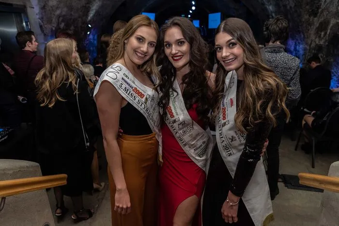Der steirische Missen-Jahrgang von 2018: Justine Bullner (Mitte) mit Vize-Miss Sarah Posch (r.) und der Drittplatzierten Marlene Tropper
