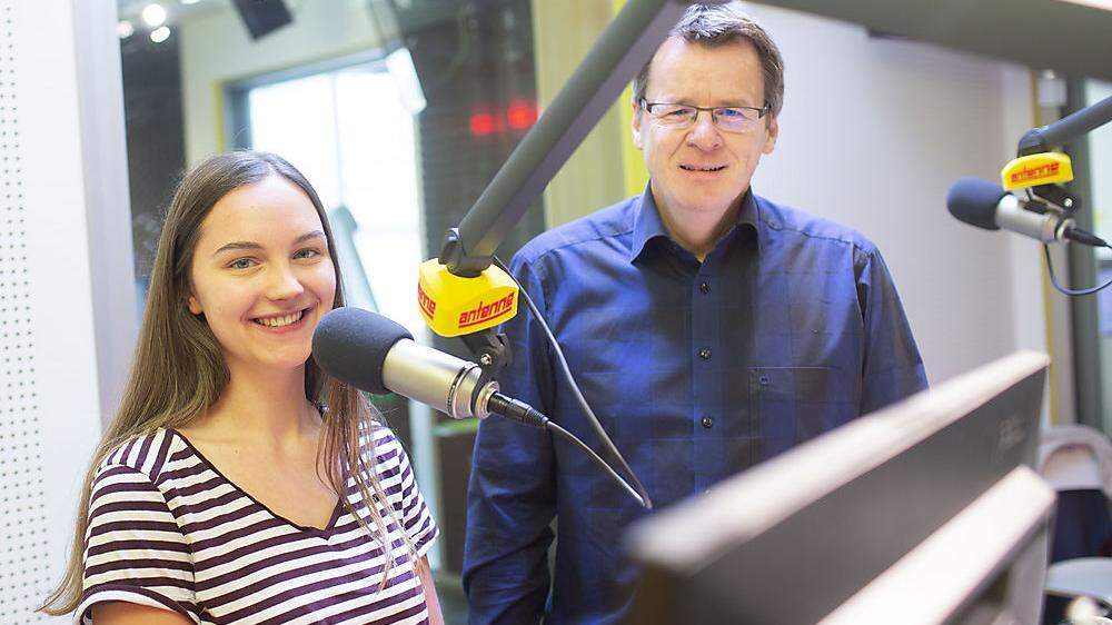 Franziska Stegmüller und Peter Wedenig bei den Aufnahmen im Studio der Antenne Kärnten