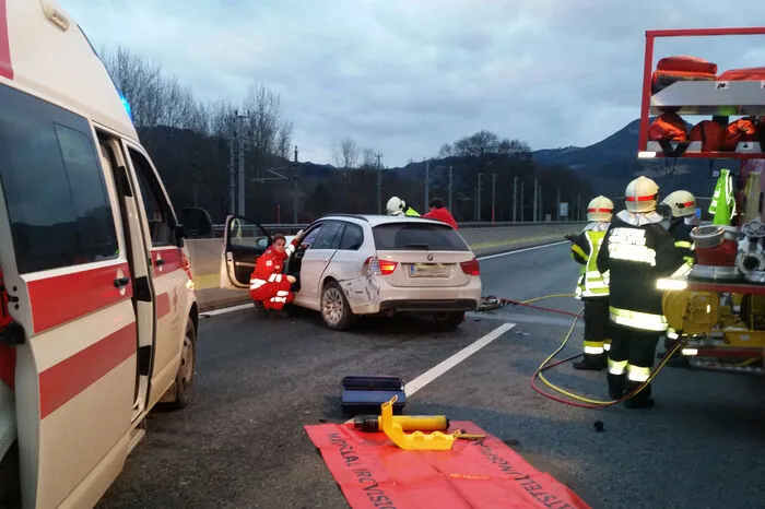 Zwei Fahrzeuge waren an dem Unfall beteiligt