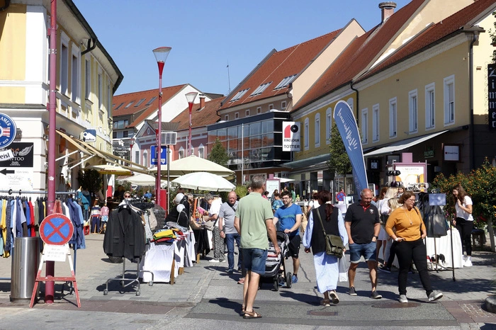 ...wartete die Fürstenfelder Innenstadt auf.